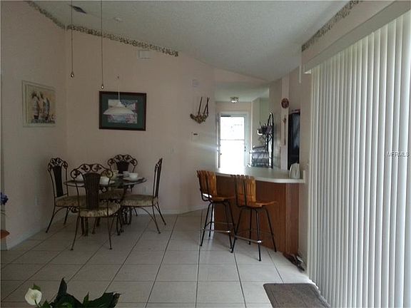 3rd image of 2733 Windsor Heights St
