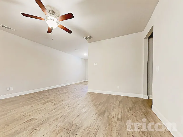 817 Crescent Way — Photo 17