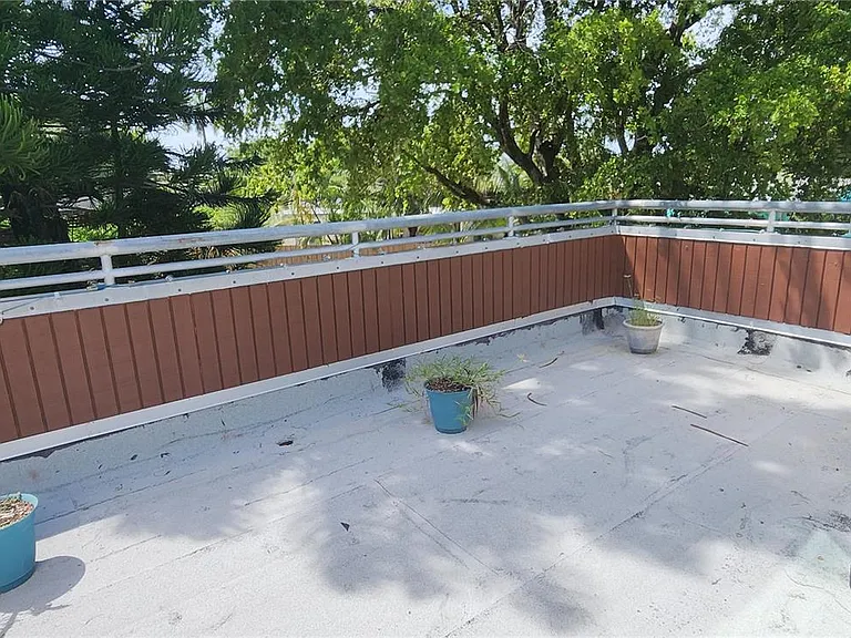 4081 NE 14th Ave — Photo 28