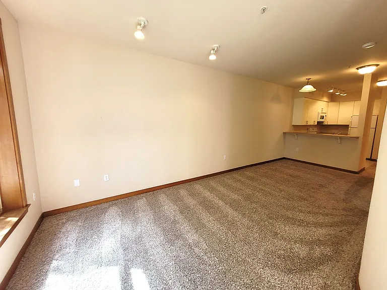 910 Gladstone St #110 — Photo 13