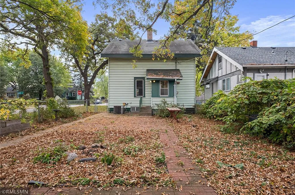 4 bed, $2,600 — Photo 2
