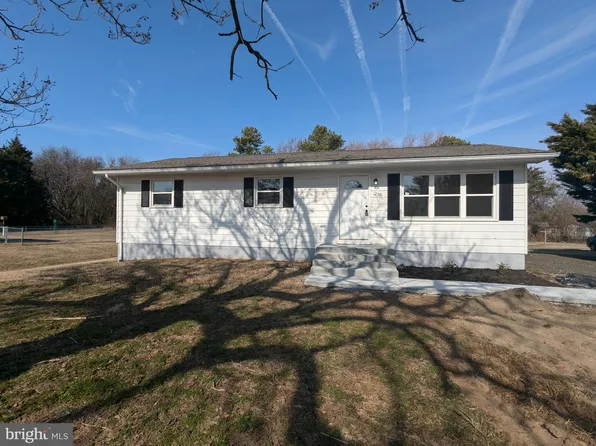 1239 Andrews Lake Rd, Felton, DE 19943