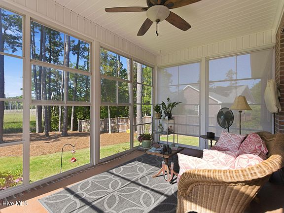 3rd image of 406 Longmeadow Drive