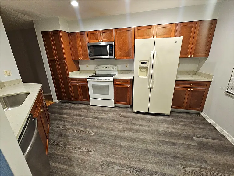 4414 Cluster Dr #4414 — Photo 5