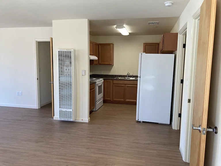 2042 Smith Ln #D — Photo 8