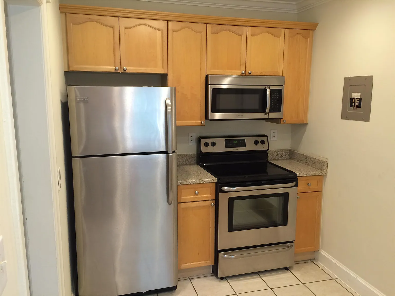 2627 Selwyn Ave #4 - 4 — Photo 1
