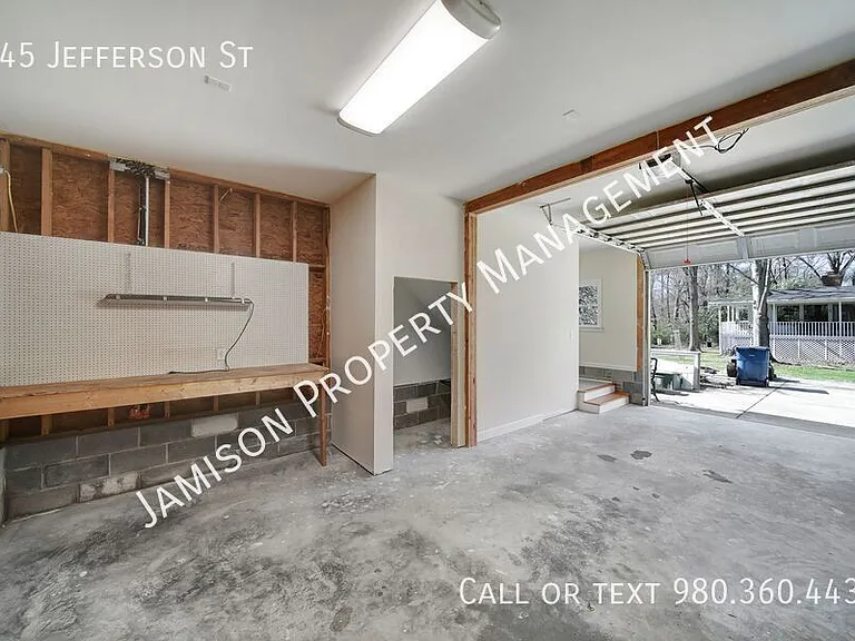 345 Jefferson St — Photo 20