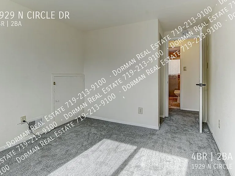 1929 N Circle Dr — Photo 12