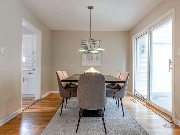 4th image of 216 Valley View Ct
