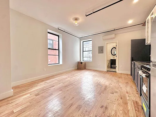 Rented by Doorway NYC, LLC | media 10