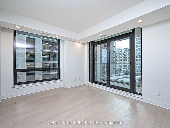4th image of 180 George St #508