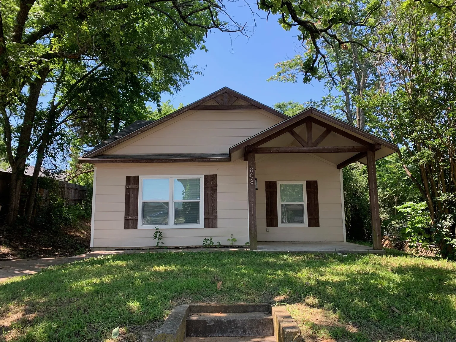 808 West Hull Street, Denison, TX 75020 - 1 — Photo 1