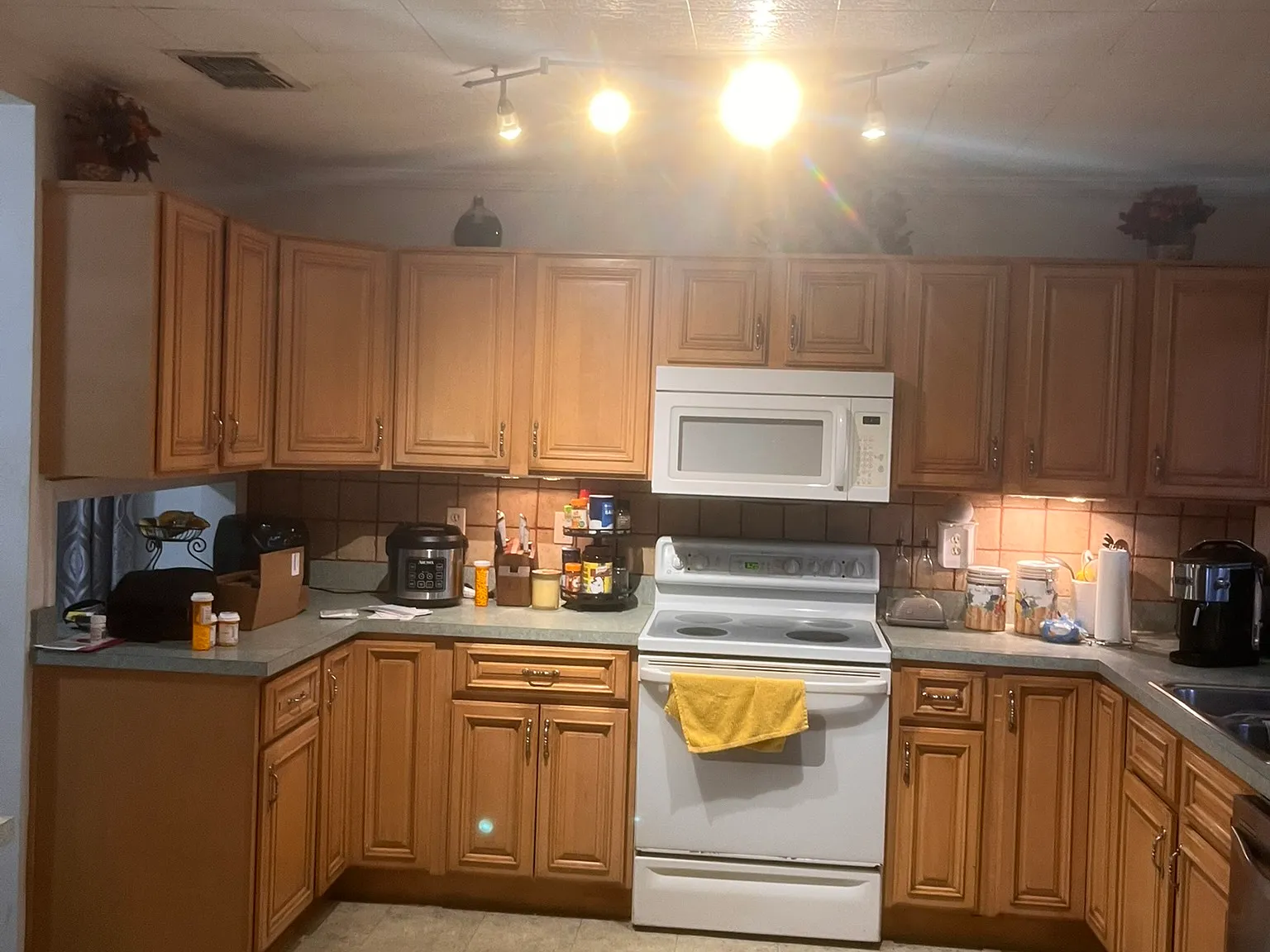 4 bed, 1584 sqft, $2,400 — Photo 2
