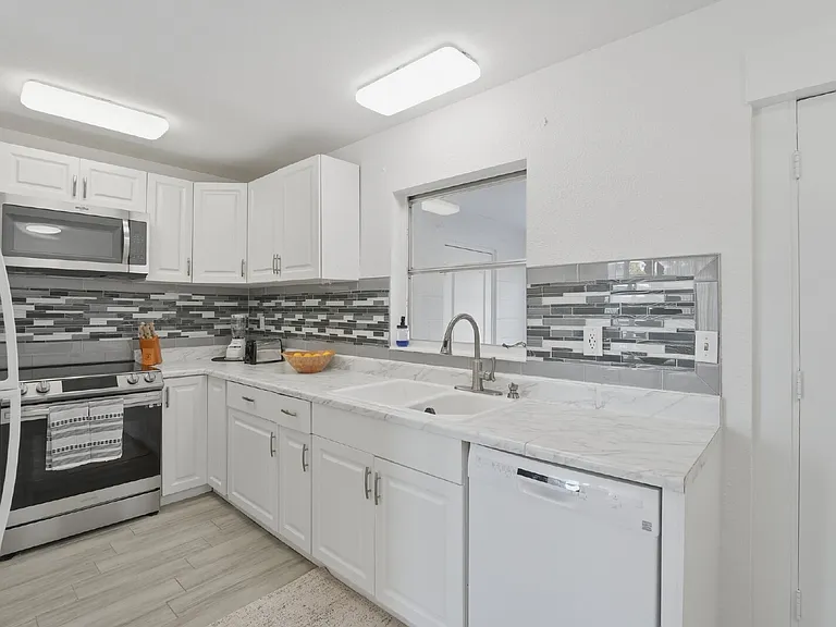 438 Granada Blvd #B — Photo 9