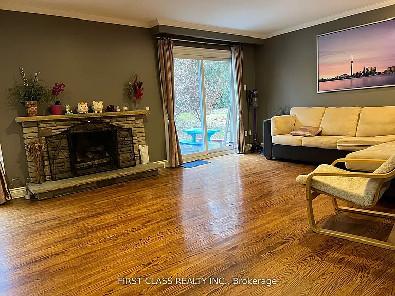 51 Ealing Dr — Photo 8