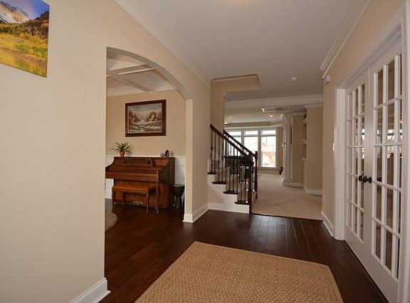 5th image of 279 Seaton Ave