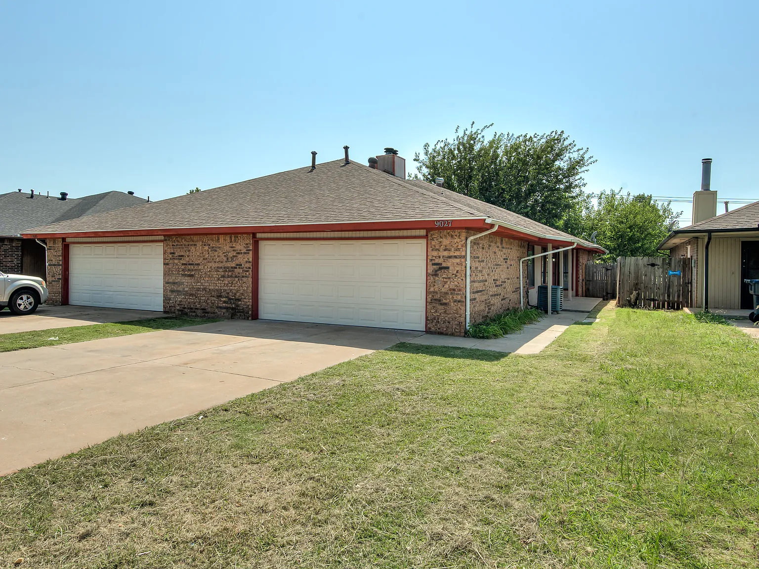 3 bed, 1300 sqft, $1,550 — Photo 2
