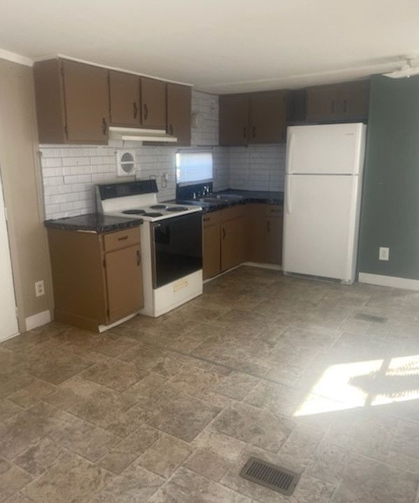 1st image of 104 Amanda Dr