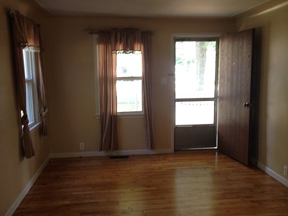 5 Living Room
