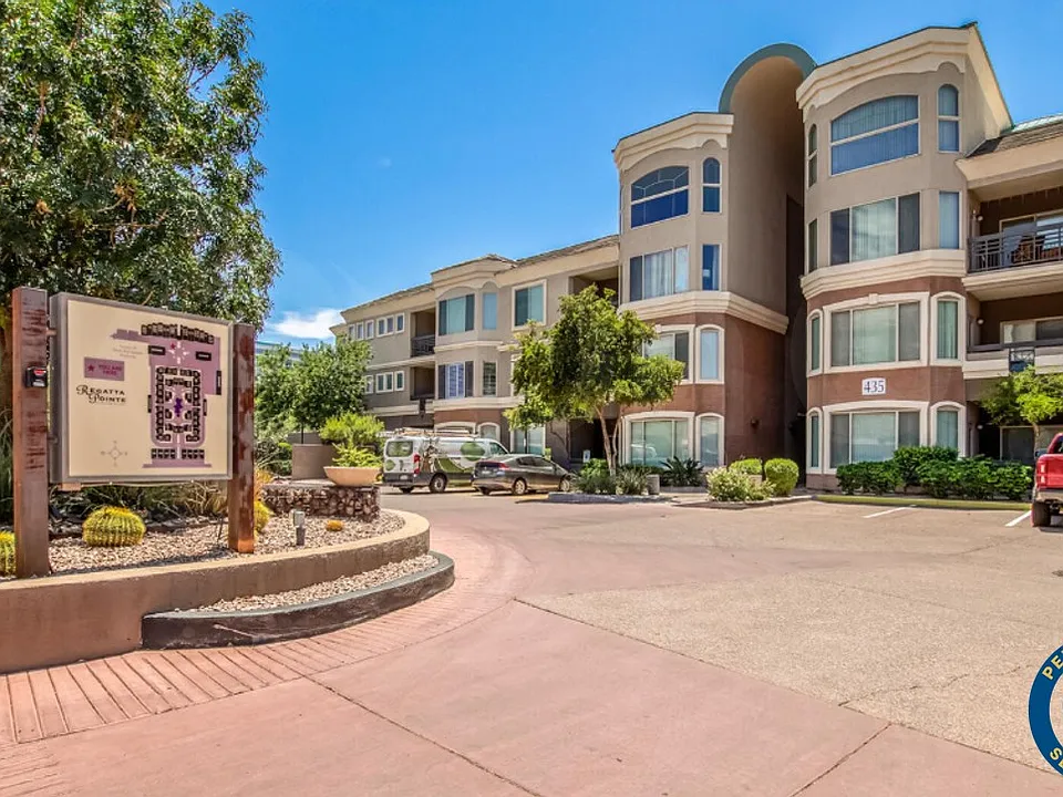 420 W 1st St #222