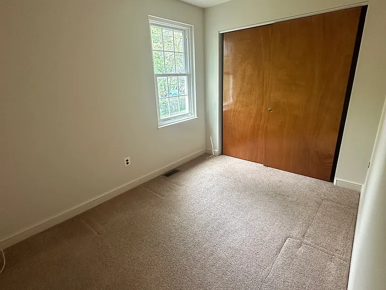100 Lippincott Ave — Photo 11