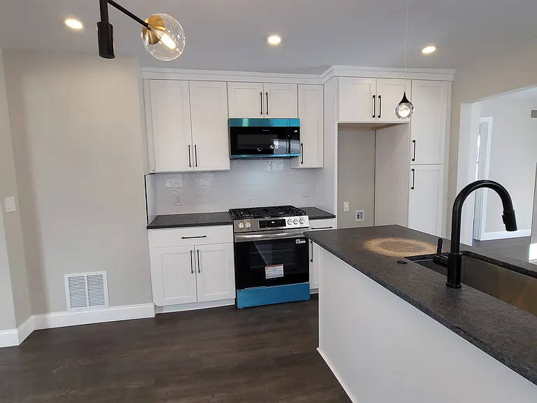 23092 Pilgrim Ave — Photo 9