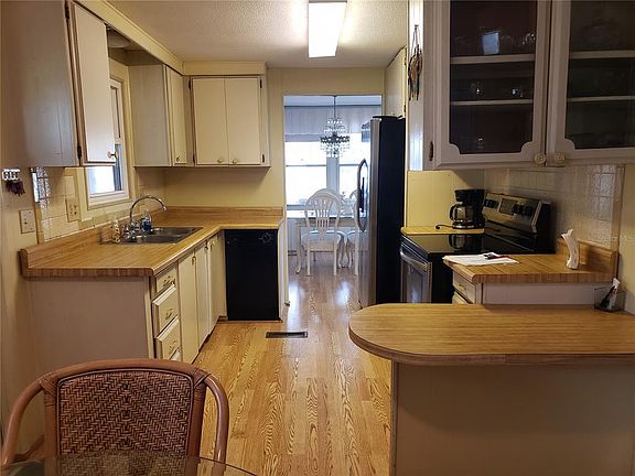 4th image of 463 Boxwood Dr