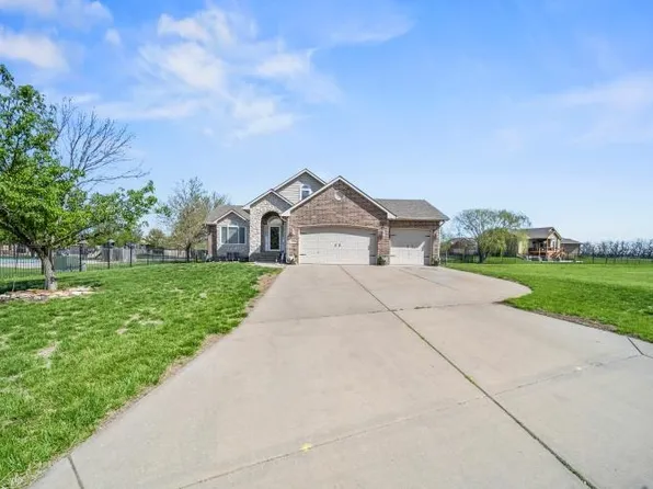 600 E Rocky Ridge St, Augusta, KS 67010