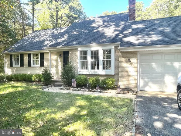 18 Wicklow Dr, Tabernacle, NJ 08088