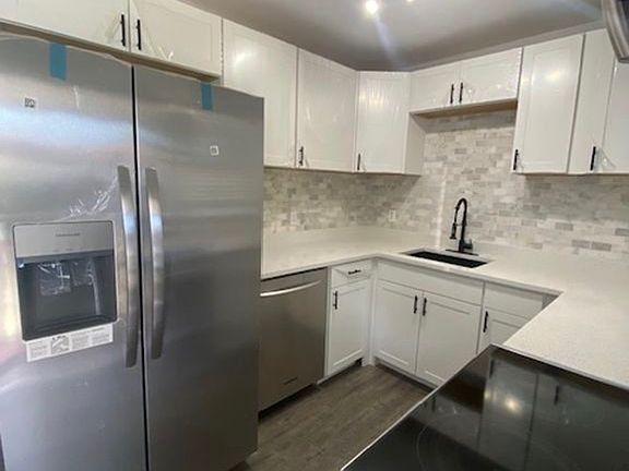 2nd image of 35 W 11th St