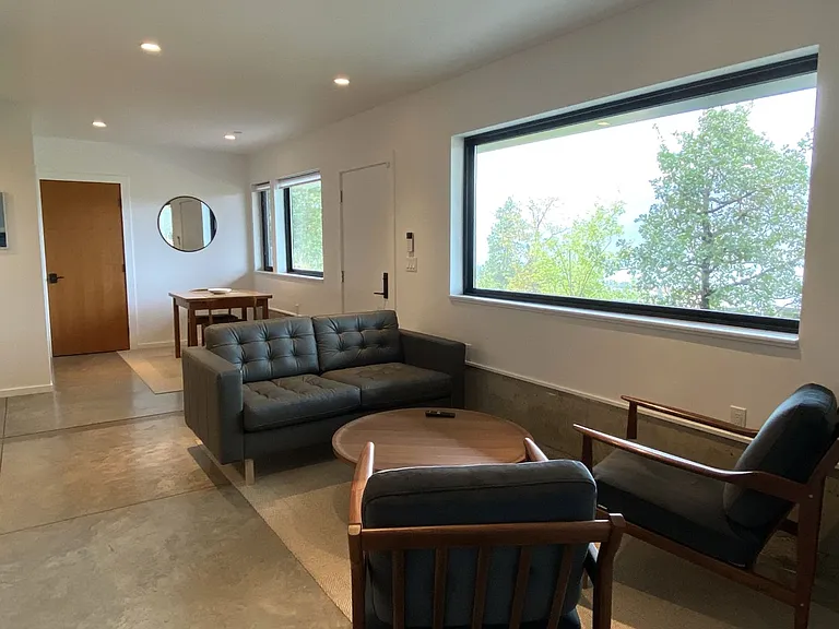 585 Blanchard Blvd — Photo 12