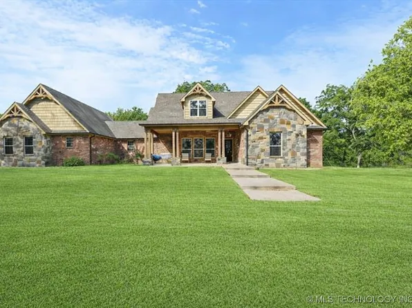 121 Quanah Rd, Fort Gibson, OK 74434