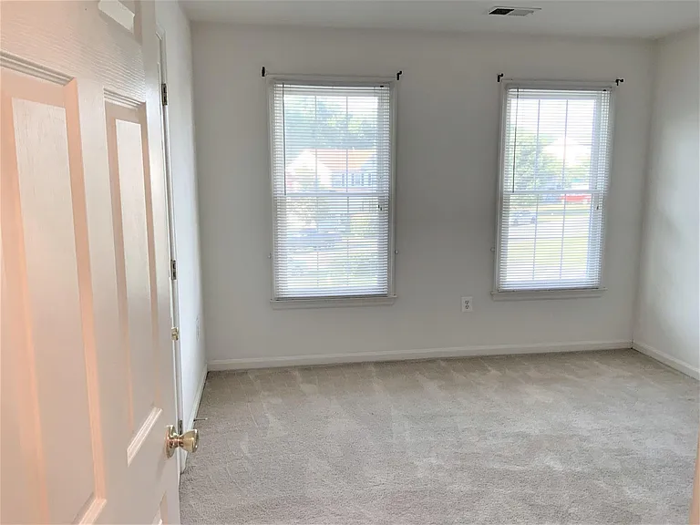 19 Sunrise Valley Ct — Photo 17
