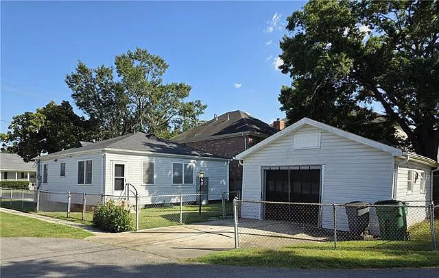 Building Photo - 552 Metairie Lawn Dr