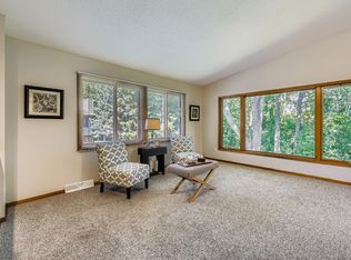 810 Sherwood Rd, Shoreview, MN 55126