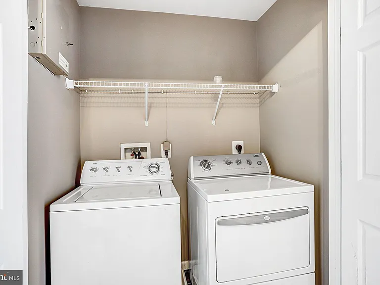 42526 Mayflower Ter — Photo 22