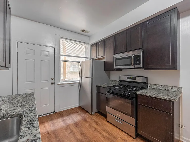 3753 W Sunnyside Ave #1 — Photo 2