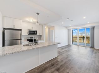 2750 King St E #302, Hamilton, ON