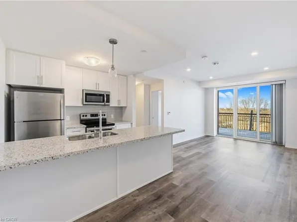 2750 King St E #302, Hamilton, ON L8G 1J3