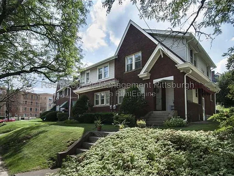 107 N Meadowcroft Ave — Photo 1
