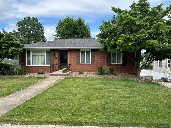 126 S Crown Hill Rd, Orrville, OH 44667