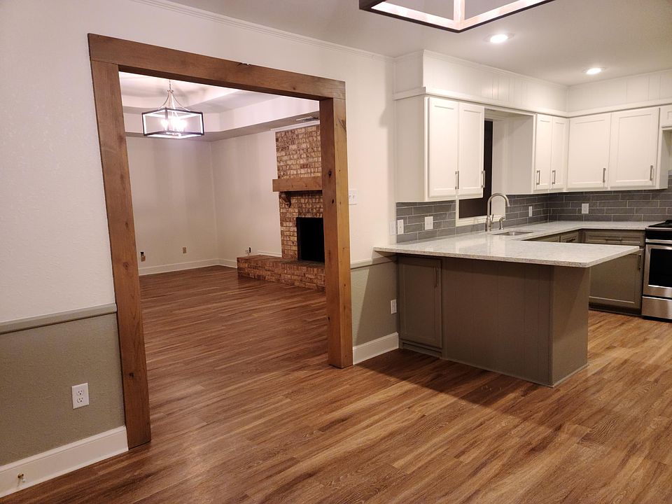 1st image of 7501 Vicksburg Ave #B