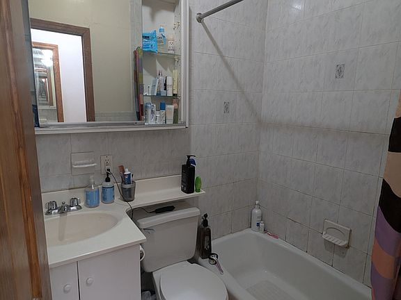 5th image of 908 Columbus Ave Unit 1D