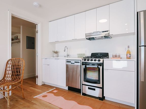 5th image of 1033 N Coronado St #4