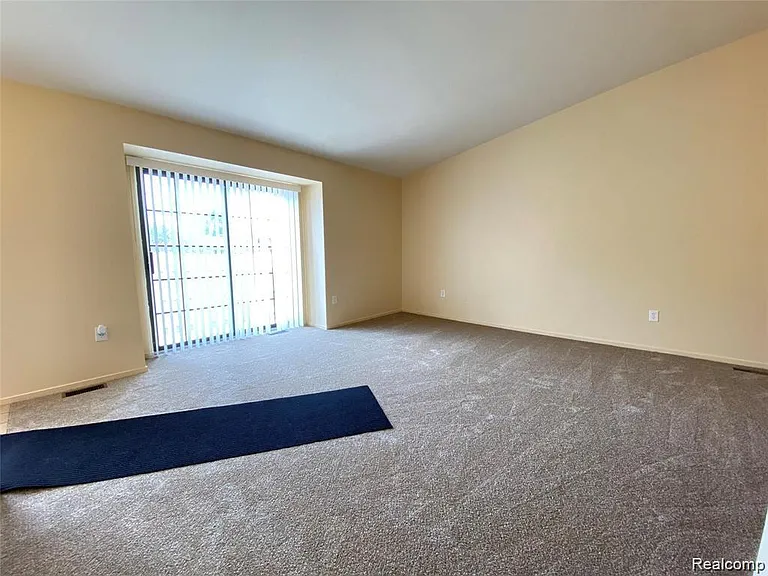 2101 Vine Way Dr #90 — Photo 8