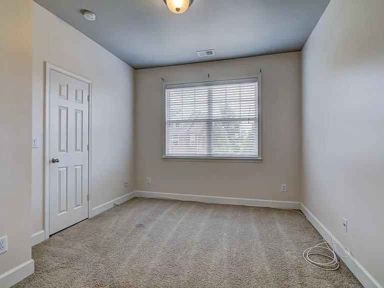 2027 Cobblestone Cir NE — Photo 21