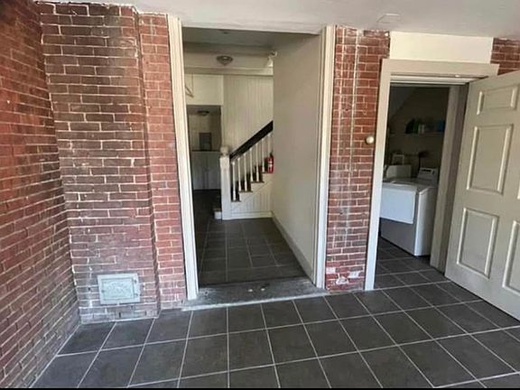 4th image of 178 Main St APT 1