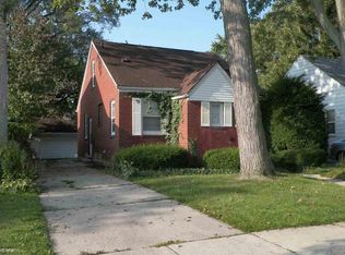 20268 Elkhart St, Harper Woods, MI 48225