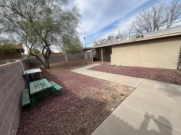 515 E Lester St #1 — Photo 3