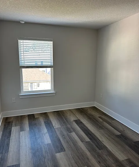 1578 Iroquois Ct — Photo 9